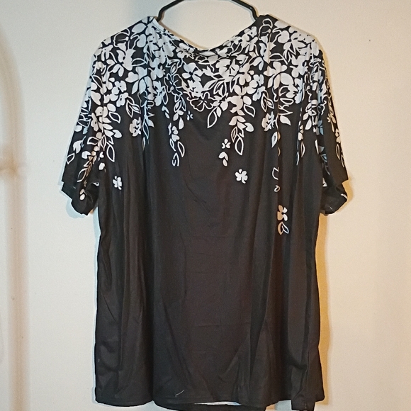 Floral Gray Women's Top - Picture 3 of 4